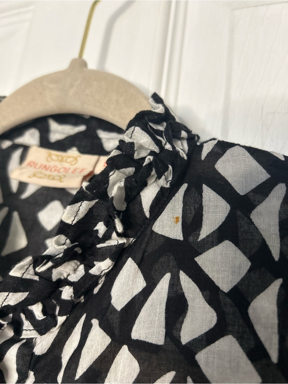 Rungolee Geometric Ruffle Blouse - Picture 6 of 12